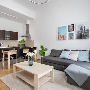 Ace Of Spades Gozsdu Apartment
