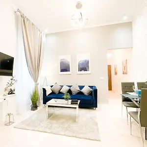 Downtown Deak-ferris Wheel Luxury Apartment